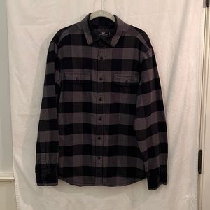 VV Mens lined flannel button down black/grey check size medium